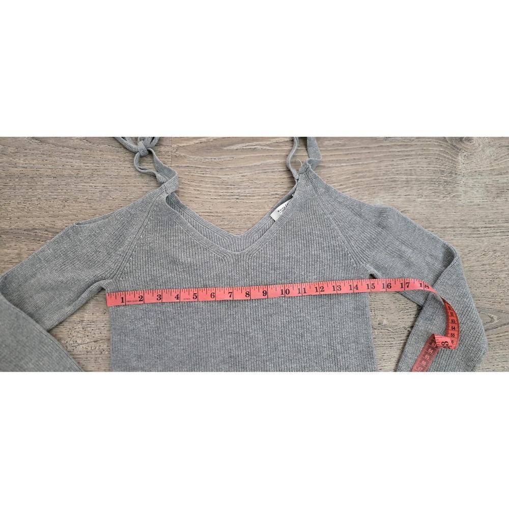 White House Black‎ Grey Bow Knit Sweater - Picture 5 of 8